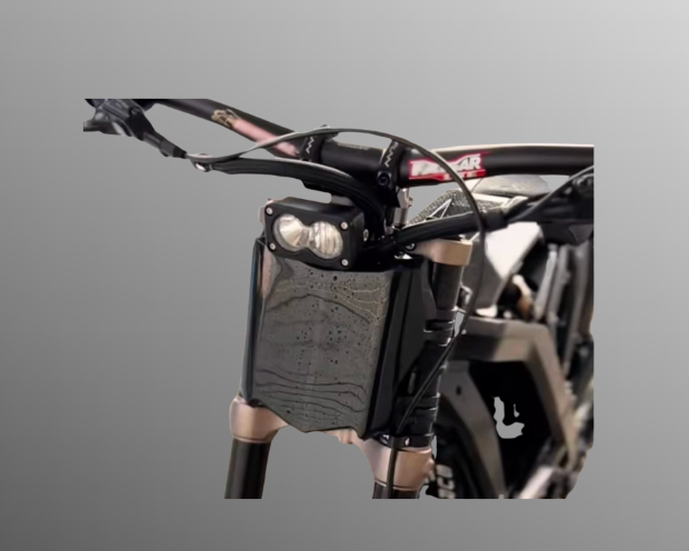 GLOSSY MOTOCUTZ PLATE